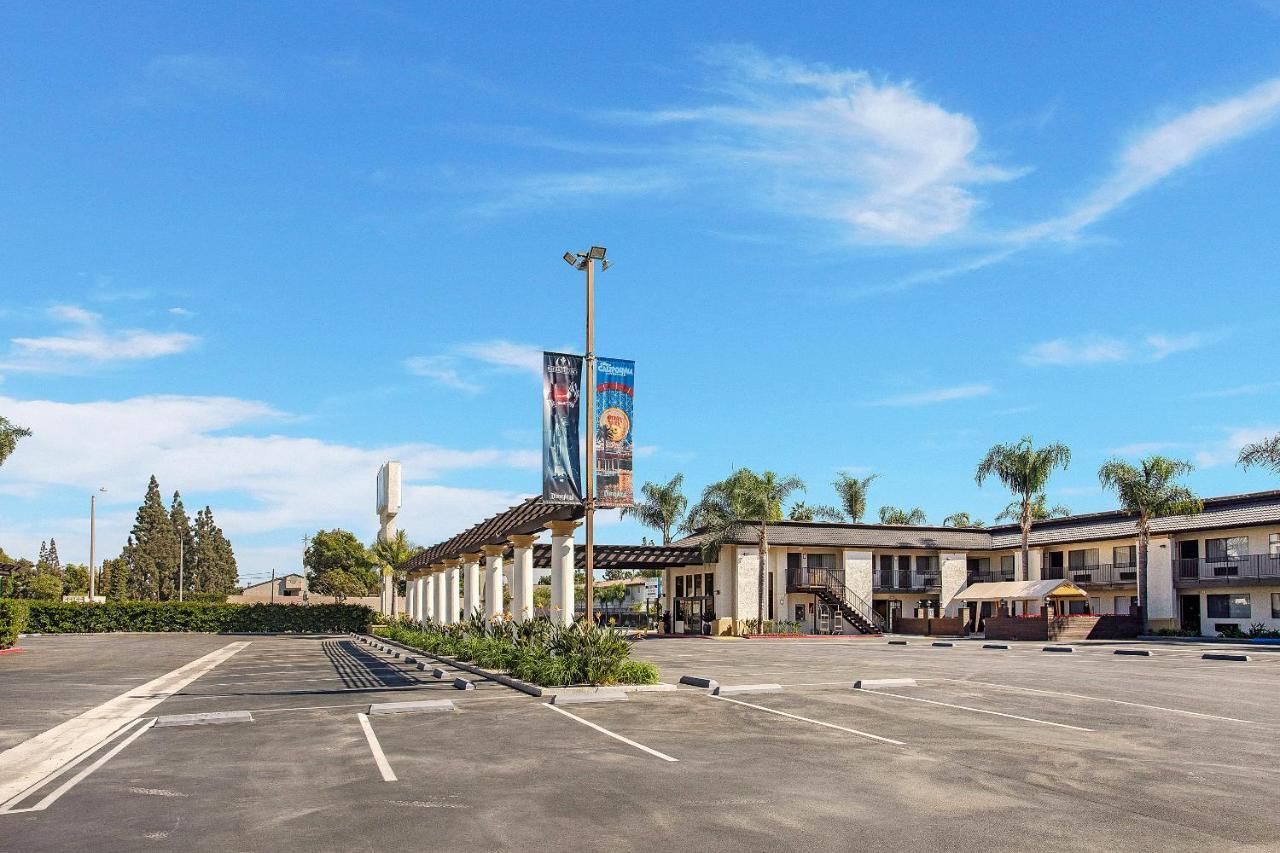 Stanford Inn&Suites Anaheim Exterior foto